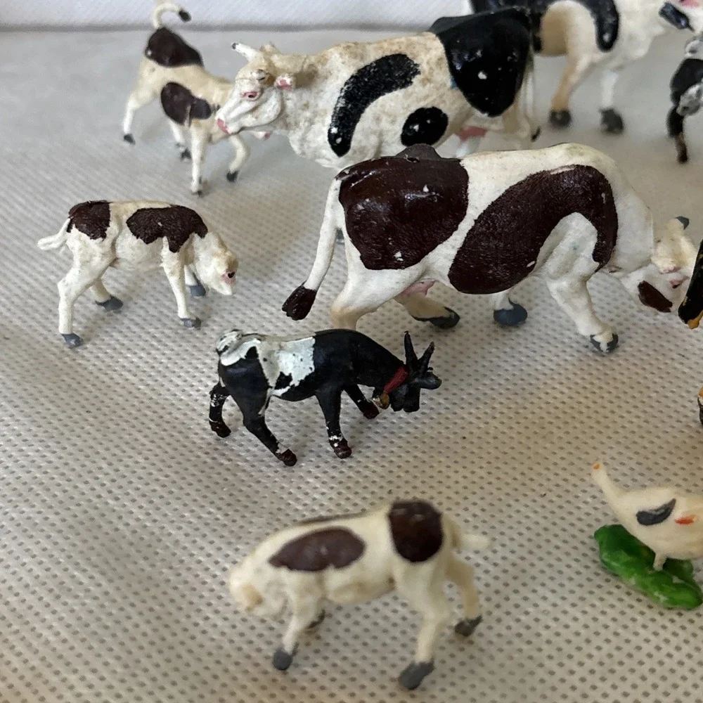 Vintage Lot of 22 Plastic/Rubber Miniature Animals‎ Made in Hong Kong Mixed